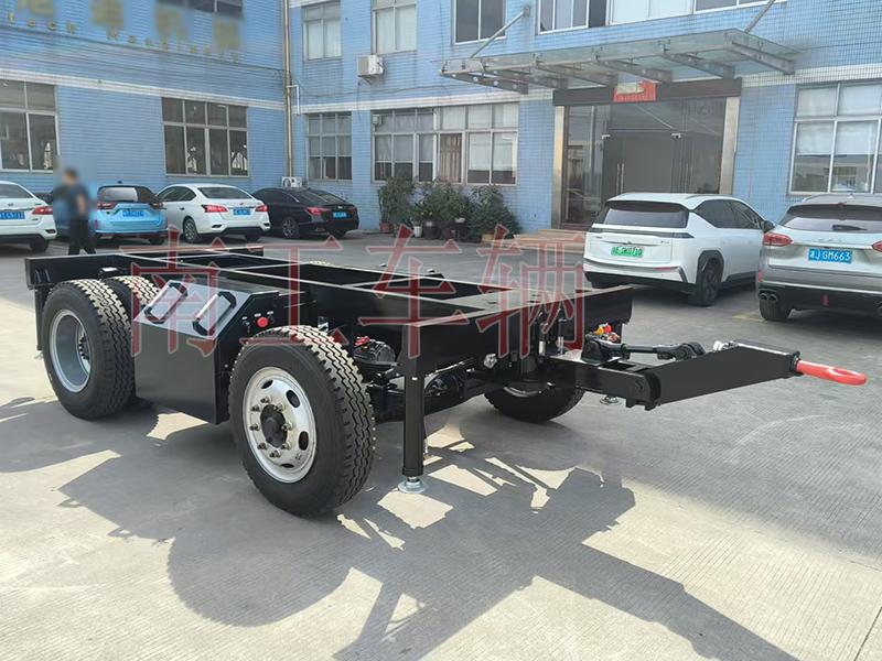 6.5吨自走式电动拖车底盘 电动开云足球体育_开云足球(中国)