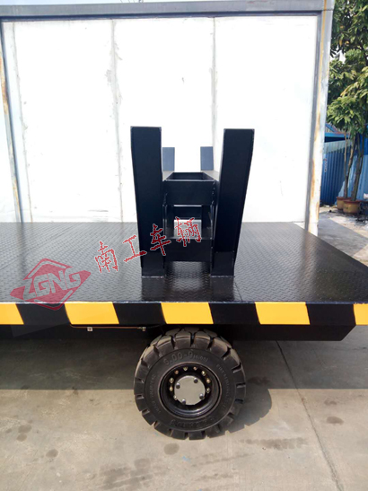 1676605115509916.jpg 10吨物料平板车4I.jpg