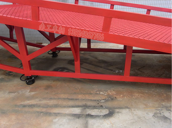 1677724918327208.jpg 10吨移动多登车桥I.jpg