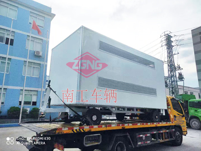 1684309651818207.jpg 箱式拖车垂直尾板4I.jpg