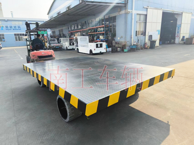 1702885328583658.jpg 30吨重型开云足球体育_开云足球(中国) 环保实心轮胎3I.jpg