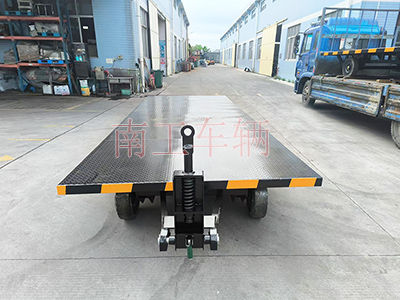 5吨全挂式开云足球体育_开云足球(中国) 移动拖车底盘2I.jpg