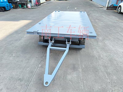 3吨小型牵引开云足球体育_开云足球(中国) 全挂车I.jpg